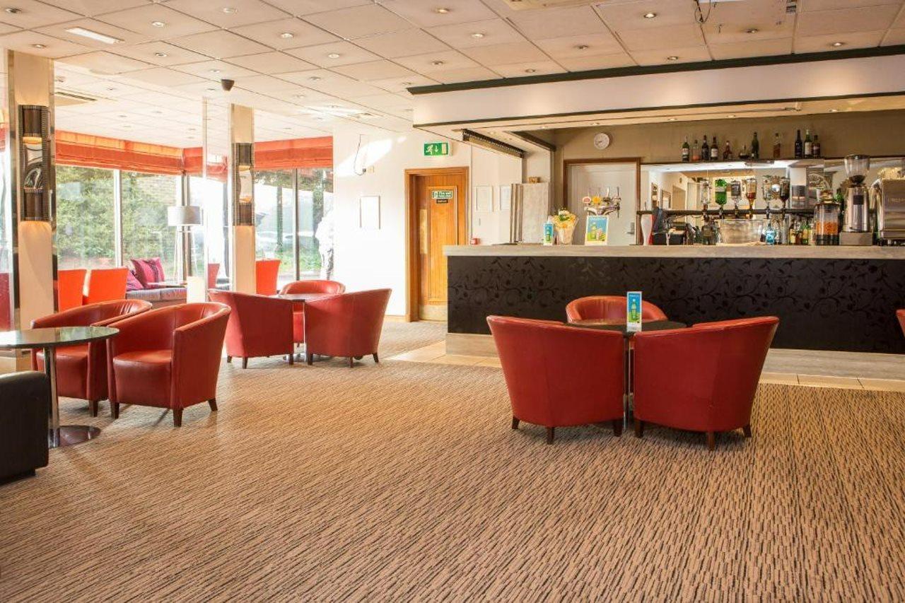 Delta Hotels By Marriott Colchester Exterior foto